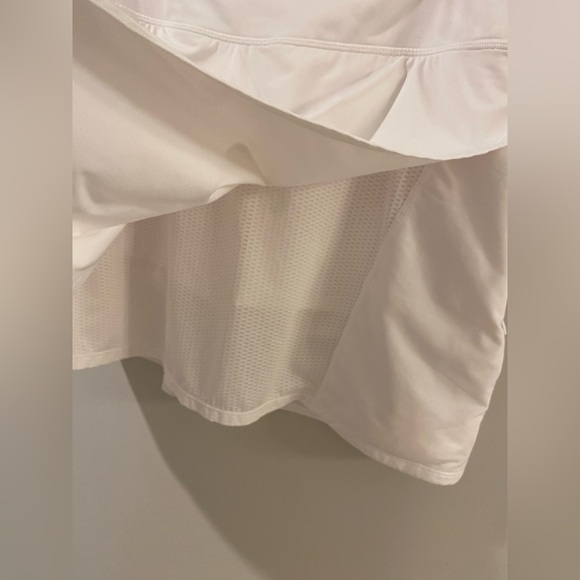 Athleta- White Athletic Skort-Size Medium(Tall) - Picture 2 of 7